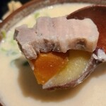Koryouriya Nagayama - ①ほくほく野菜の豆乳豚汁
                        具沢山で豚肉、人参、牛蒡、薩摩芋、蒟蒻、大根などが入っています
                        豆乳ベースなので優しい旨みと穏やかなコクがあり、強過ぎない濃さがまた良いですね