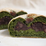 カミバン - 【2023.04】よもぎあんぱん(税込360円)カット断面