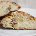 カミバン - 【2023.04】春のマスカルポーネのぱん(税込380円)カット断面