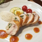 キッチン ブルー グローブ - 鶏肉とホワイトアスパラのパロンティーヌ　以前に食べた、ガランティーヌと同じである