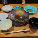 四季 武むら - ごちそうさま❗評判どおり旨かったぁ❗銀鮭を装ったお皿も「この時期」を表していますね。