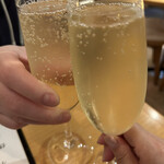 タベルナ デル ヴィットリオ - なみなみ泡スパークリングワイン