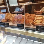 レタンプリュス - 何気に美味いパン！とくにハードパン系が充実してる感じ