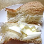 大内山ミルク村 - 大内山 手造りバター（リベイクしたバタールにのせて）