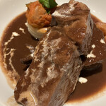 primo fito Karuizawa Eki Sha Ten - 牛タン赤ワイン煮込みのアップ