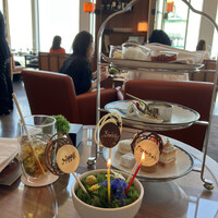 ザ タヴァン グリル＆ラウンジ - 