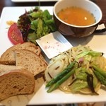 カフェノイモンド  - ランチパスポート
春キャベツと桜の花パスタ ワンプレートランチ
ドリンク付きで500円
パンおいしかった