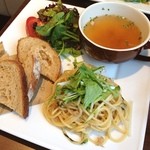 カフェノイモンド  - ツナと野沢菜の和風パスタ

