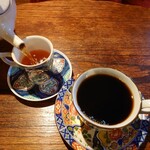 喫茶エントワ - アールグレー(500円)今月のストレートコーヒー(550円)