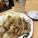 大衆食堂 てんぐホール - アルコール進んじゃう生姜焼き^ ^とパンチサワー