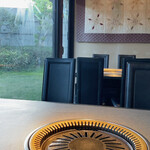 かむら - テーブル席に案内された