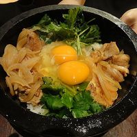 侘家古暦堂 祇園花見小路本店 - まずは2個の卵を混ぜてくださる