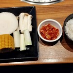 Jukusei Yakiniku Ichiban - 焼き野菜盛り合わせ、キムチ、ライス