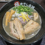 Goku Niboshi Hompo - 極濃煮干し豚骨ラーメン