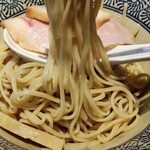 鴨と蟹 中華そば 燈 - 麺の感じ