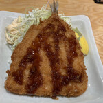 浜焼き･海鮮丼 かもめ丸 - ふっかふかの“アジフライ”