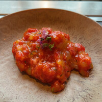 焼肉うしごろ 銀座並木通り店 - 白海老の和牛ユッケ，混ぜた後