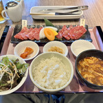 焼肉 桜咲 - カルビとロースランチ…1780円×4人前