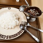 100時間カレー - 牛肉と玉ねぎのカレー。カレー種はオリジナル