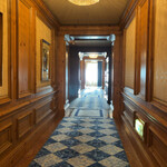 ラ・ベ - トイレへ向かう廊下。