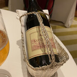 ラ・ベ - 仏ローヌの名生産者フランソワ ヴィラール、品種:シラー、ビンテージが写真撮れてなかった…。市販価格はビンテージによるが5千円〜1万円ほど。