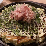 TEPPAN BARU 官兵衛 - 官兵衛出汁の絶品お好み焼き（ソース）¥1,200-