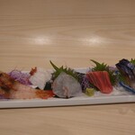 御馳走屋 むらさき - 本日のお刺身盛合せ(2人盛) 1,600円(税込)。 