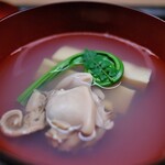 Miyasaka - お椀は桑名のハマグリと塚原のタケノコ。