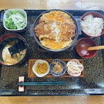 山宮食堂 - 料理写真:田舎風かつ丼定食