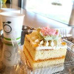 Mitsuboshi - 懐かしのバターケーキ(￥320→220)。紅茶は無料！