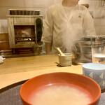 一本木石橋 - 煮えばなの蓮根粥・素晴らしい出汁を味わうにはピッタリ。蓮根と粥がネットリ甘く絡んで美味