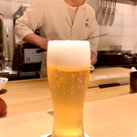 一本木石橋 - ウスハリの生ビール。やはり一杯目はコレが嬉しい。この後はお任せで純米酒をペアリングして頂きました