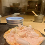 一本木石橋 - フワッと極薄に削られた鰹節と、土鍋で炊いた炊き立てご飯はお好きなだけ楽しめます