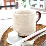 Mamenchi Kicchin - コーヒー　ホット(￥300)。このカップで提供は珍しい！