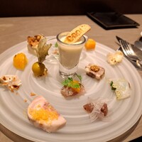 オッジ ダルマット 西麻布店 - 14種類の前菜は味は成立