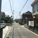 たつ - 駐車場側から見た光景（2013年7月）