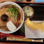 味奈登庵 - きつねそば、イカ天