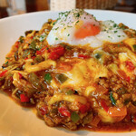 니코 카레 - 온천달걀 치즈와 버섯 키마 카레