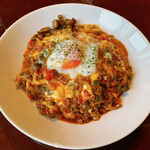 니코 카레 - 온천달걀 치즈와 버섯 키마 카레