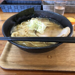 Chuukasoba Hokuen - 中華そば（細麺）、中盛、770円＋110円。