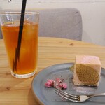 La Tempo カフェ - 桜のテリーヌ＆ルイボスティー