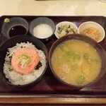 松風 - サービスセット定食(ねぎとろ丼・豚汁)