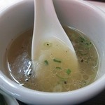 麺食堂とまと - 汁なしラーメンに付いてくる箸休め用スープ（ラーメンのスープを濃くした感じ）