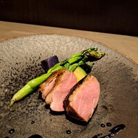 オッジ ダルマット 西麻布店 - ⚫本日のお肉（低温ロースト）と季節のお野菜「鴨むね肉のロースト」