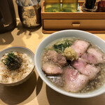 饗 くろ喜 - 国産マンガリッツァ豚 肉そば¥1,900＋煮干し飯 ¥250（期間限定）
      