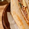 喫茶カンポス - ん？ チーズとか色々サンドされてるなぁ✨