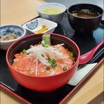 道の駅 賤母 レストラン - シナノサーモン丼 （1300円）