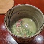 青蓮院門跡前 月おか - 白味噌ベースにほうれん草のすり流し　蛍烏賊と新玉葱が入っていました