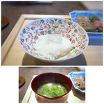 Iikura Karaki - ＊最初に「煮えばな」を頂いたのですが、お米の甘みを感じます。美味しいご飯って、幸せな気分になりますよね。^^ お代わり可能ですから、夫は3膳頂きました。笑 ◆アオサのお味噌汁もいいお味。