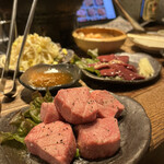 ホルモン焼　炭蔵 - 